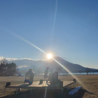 Playing piano in front of Mt.Fuji